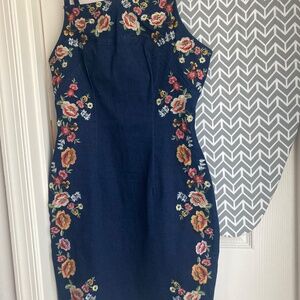 Misses Venus embroidered floral denim stretch dress size 8 fits like a 6 EUC